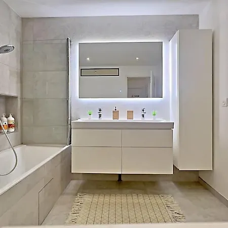 The Flower Garden * نيس